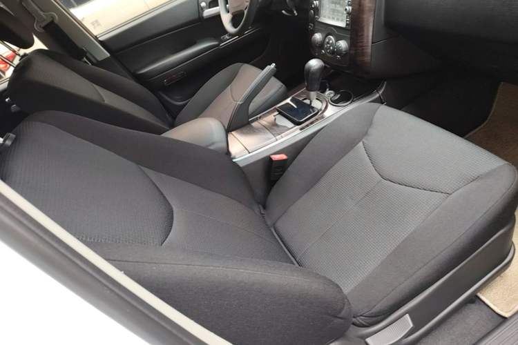 Used Roewe W5 2014 1.8T 2WD Automatic Tharu Special Edition Right Front Seat