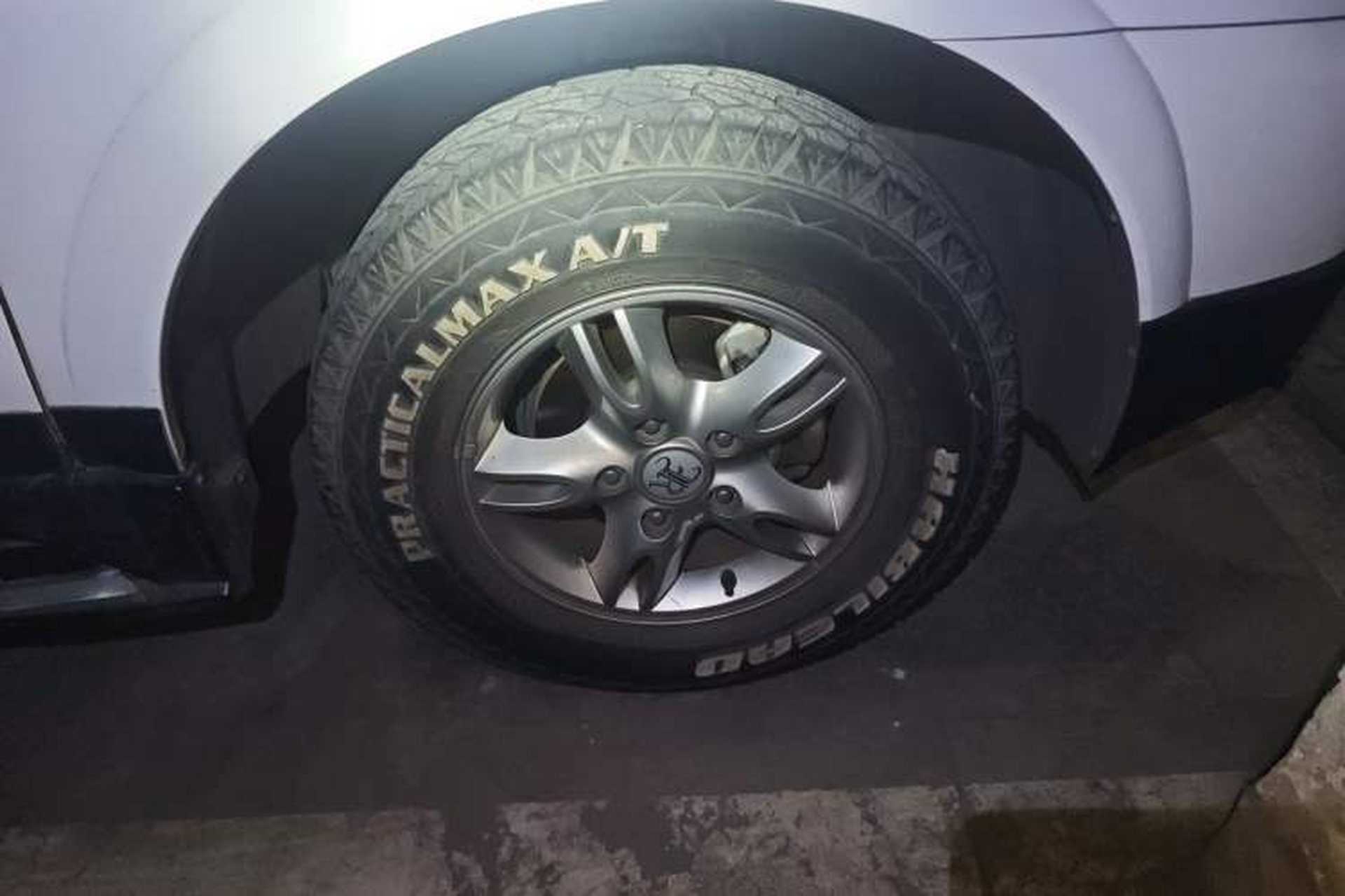Used Roewe W5 2014 1.8T 2WD Automatic Tharu Special Edition Right Front Wheel Hub