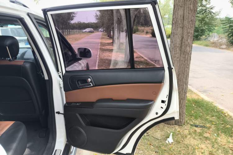 Used Roewe W5 2014 1.8T 4WD Automatic Haoyu Special Edition Right Rear Door Interior