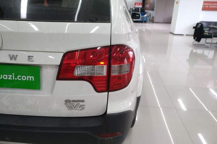 Used Roewe W5 2014 1.8T 4WD Automatic Haoyu Special Edition Right Rear Taillight
