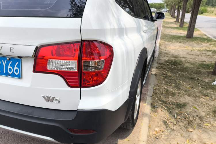 Used Roewe W5 2014 1.8T 4WD Automatic Haoyu Special Edition Right Rear Taillight