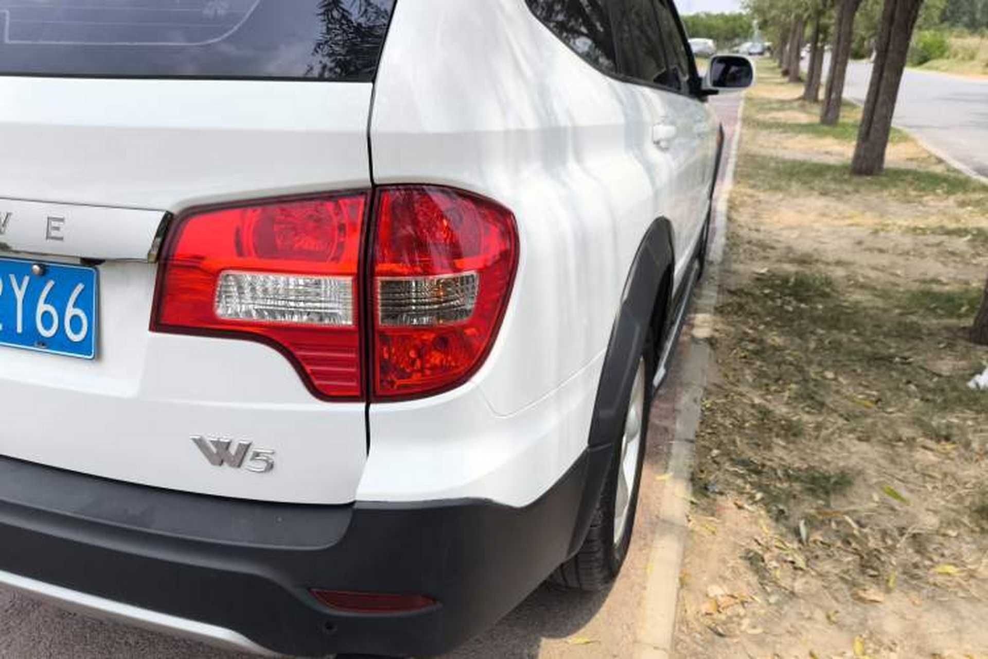 Used Roewe W5 2014 1.8T 4WD Automatic Haoyu Special Edition Right Rear Taillight