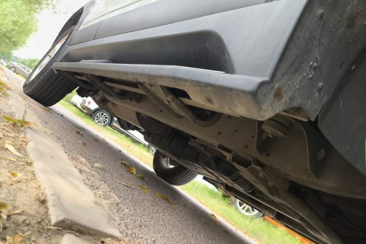 Used Roewe W5 2014 1.8T 4WD Automatic Haoyu Special Edition Right Side Sill