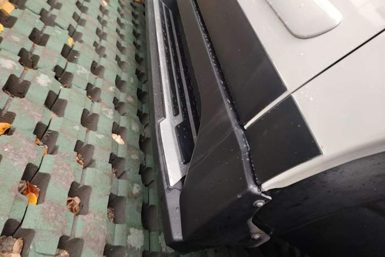 Used Roewe W5 2014 1.8T 2WD Automatic Tharu Special Edition Right Side Sill