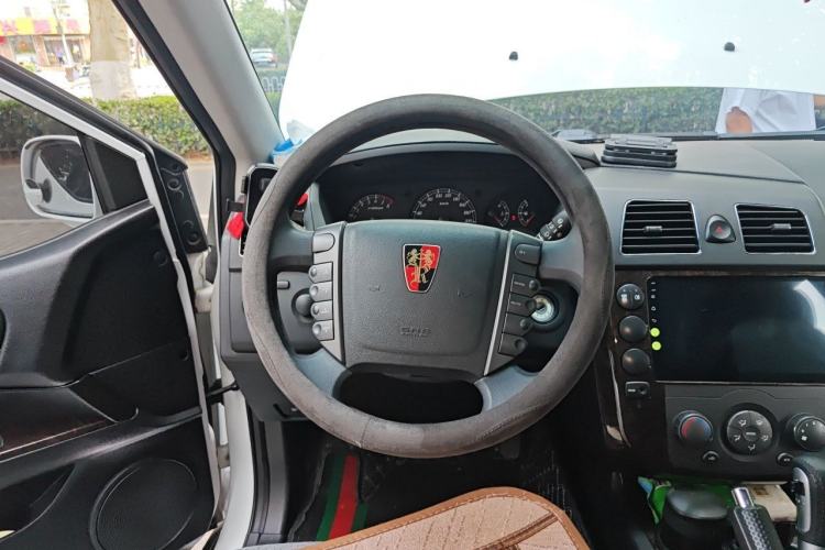 Used Roewe W5 2014 1.8T 2WD Automatic Tharu Special Edition Steering Wheel
