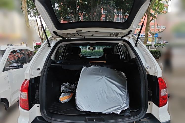 Used Roewe W5 2014 1.8T 2WD Automatic Tharu Special Edition Trunk
