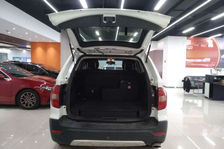 Used Roewe W5 2014 1.8T 4WD Automatic Haoyu Special Edition Trunk