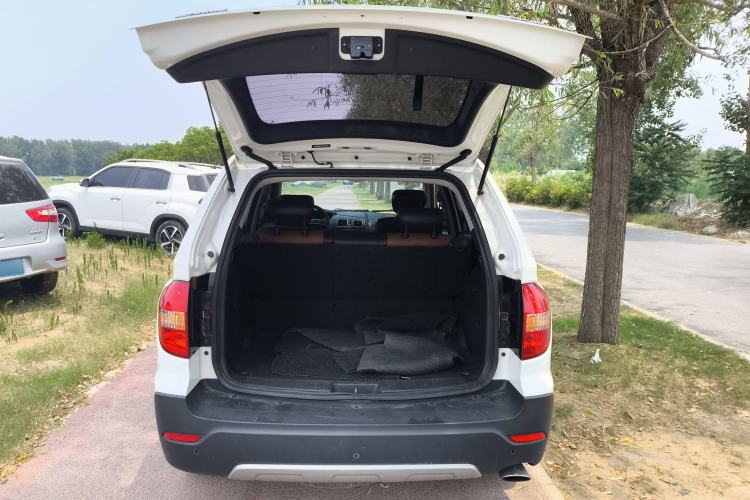 Used Roewe W5 2014 1.8T 4WD Automatic Haoyu Special Edition Trunk