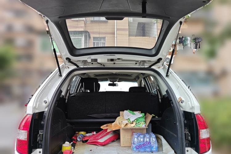 Used Roewe W5 2014 1.8T 2WD Automatic Tharu Special Edition Trunk