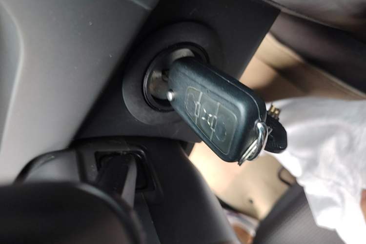 Used Roewe W5 2014 1.8T 2WD Automatic Tharu Special Edition Vehicle Key