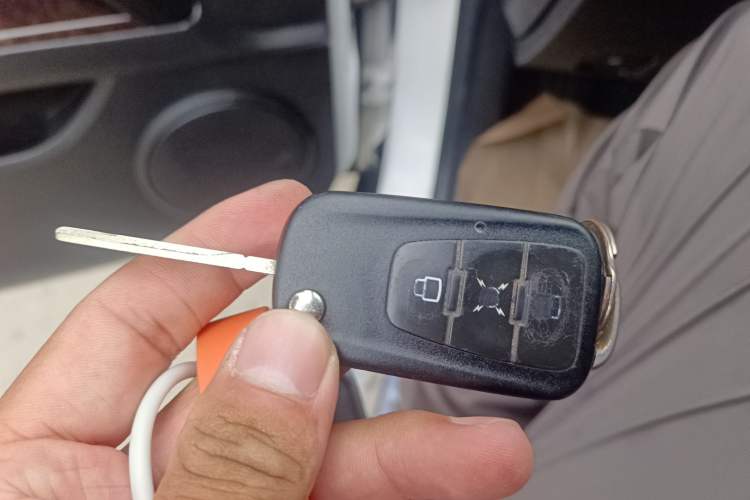 Used Roewe W5 2014 1.8T 2WD Automatic Tharu Special Edition Vehicle Key