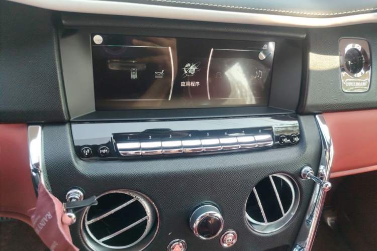 Used Rolls-Royce Cullinan 2018 Five-Seater Version Audio And AC Panel