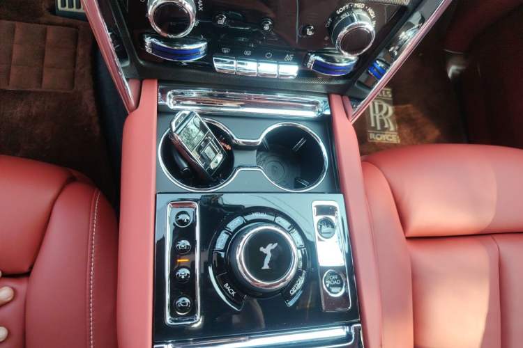 Used Rolls-Royce Cullinan 2018 Five-Seater Version Gear Lever