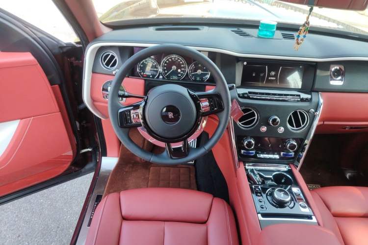 Used Rolls-Royce Cullinan 2018 Five-Seater Version Steering Wheel