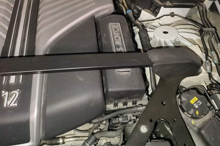 Used Rolls-Royce Cullinan 2018 Four-Seat Version Engine Bay Left