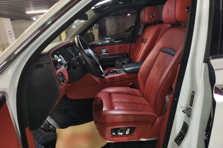 Used Rolls-Royce Cullinan 2018 Four-Seat Version Left Front Seat