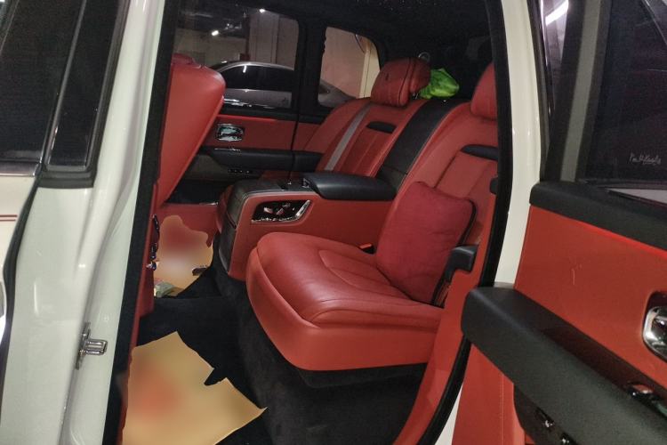 Used Rolls-Royce Cullinan 2018 Four-Seat Version Left Rear Seat