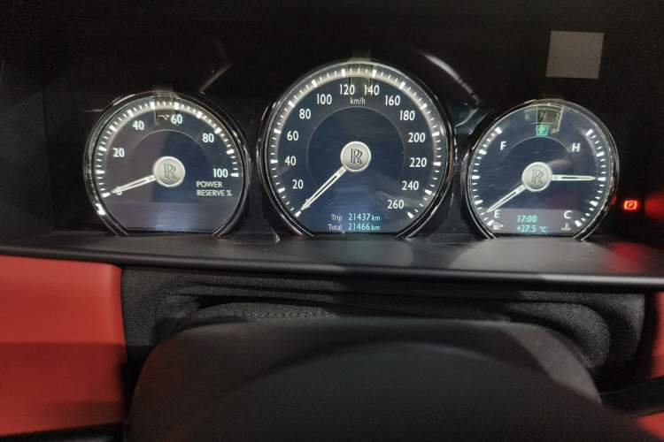 Used Rolls-Royce Cullinan 2018 Four-Seat Version Odometer Close Up