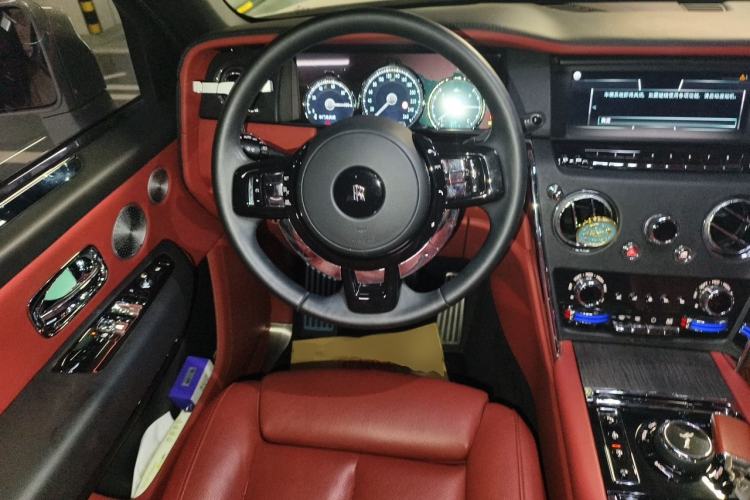 Used Rolls-Royce Cullinan 2018 Four-Seat Version Steering Wheel