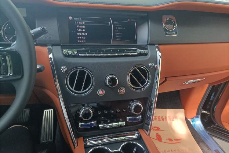 Used Rolls-Royce Cullinan 2020 Black Badge model Audio And AC Panel