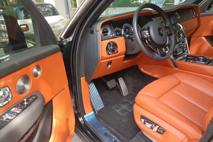 Used Rolls-Royce Cullinan 2020 Black Badge model Driver Seat