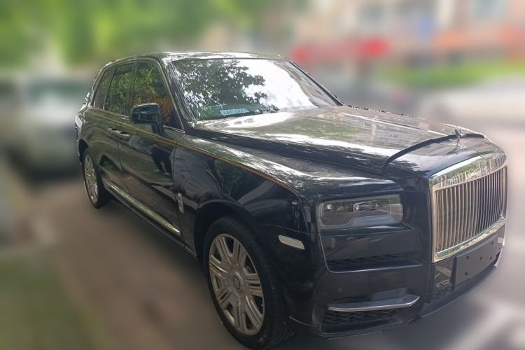 Used Rolls-Royce Cullinan 2020 Black Badge model Front Right 45 Deg