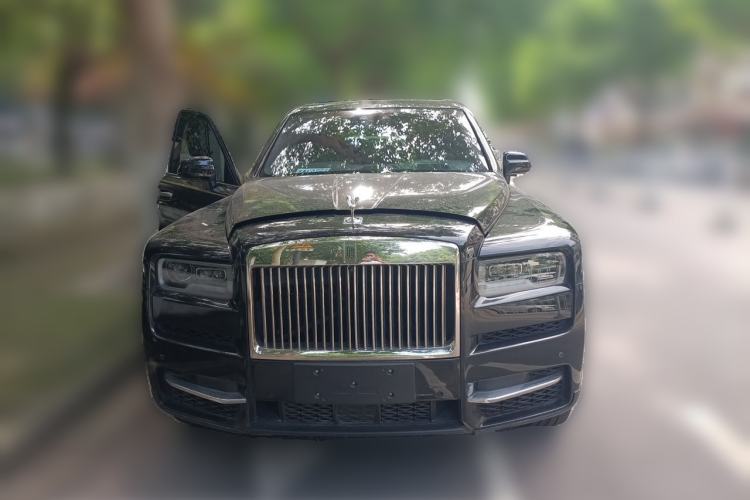 Used Rolls-Royce Cullinan 2020 Black Badge model Front