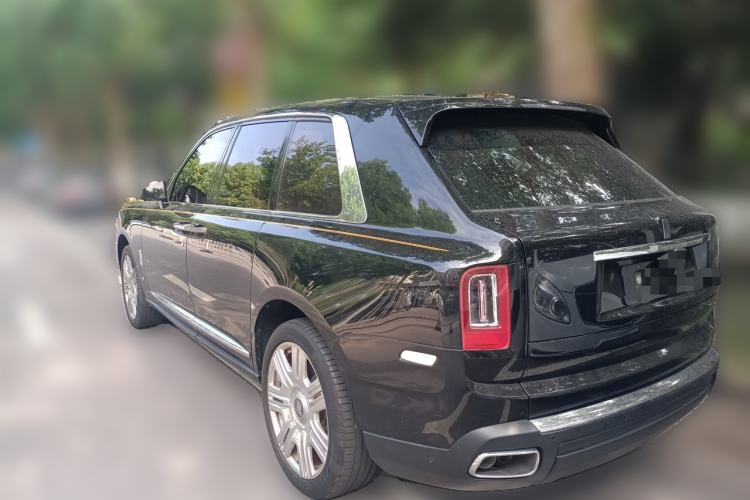 Used Rolls-Royce Cullinan 2020 Black Badge model Rear Left 45 Deg