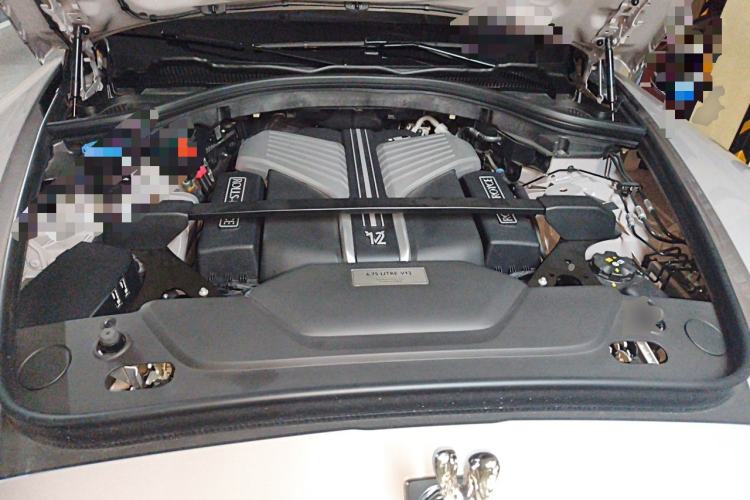 Used Rolls-Royce Cullinan 2024 Four-Seat Version Engine Bay