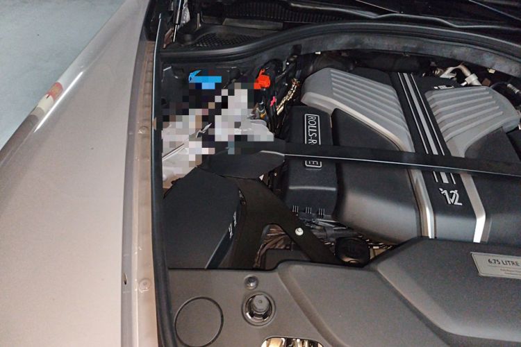 Used Rolls-Royce Cullinan 2024 Four-Seat Version Engine Bay Right