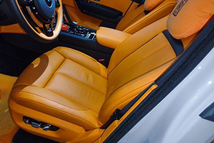Used Rolls-Royce Cullinan 2024 Four-Seat Version Left Front Seat