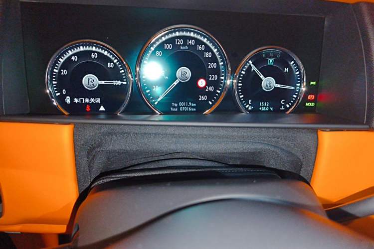 Used Rolls-Royce Cullinan 2024 Four-Seat Version Odometer Close Up