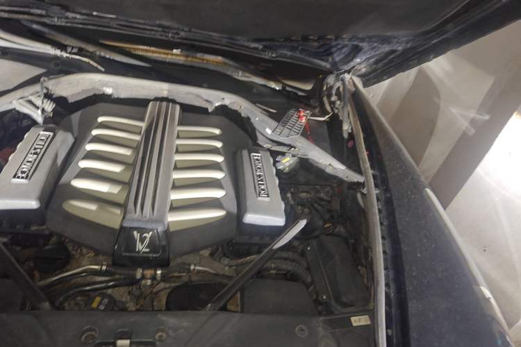 Used Rolls-Royce Ghost 2010 6.6T Standard Edition Engine Bay Left