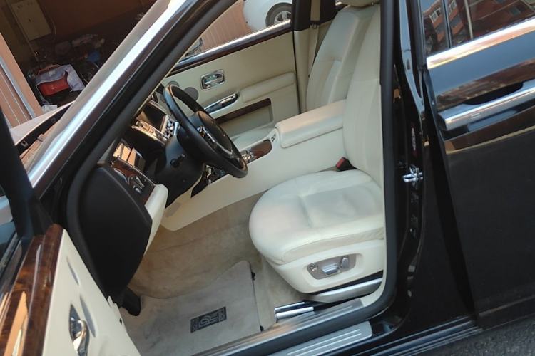 Used Rolls-Royce Ghost 2010 6.6T Standard Edition Left Front Seat