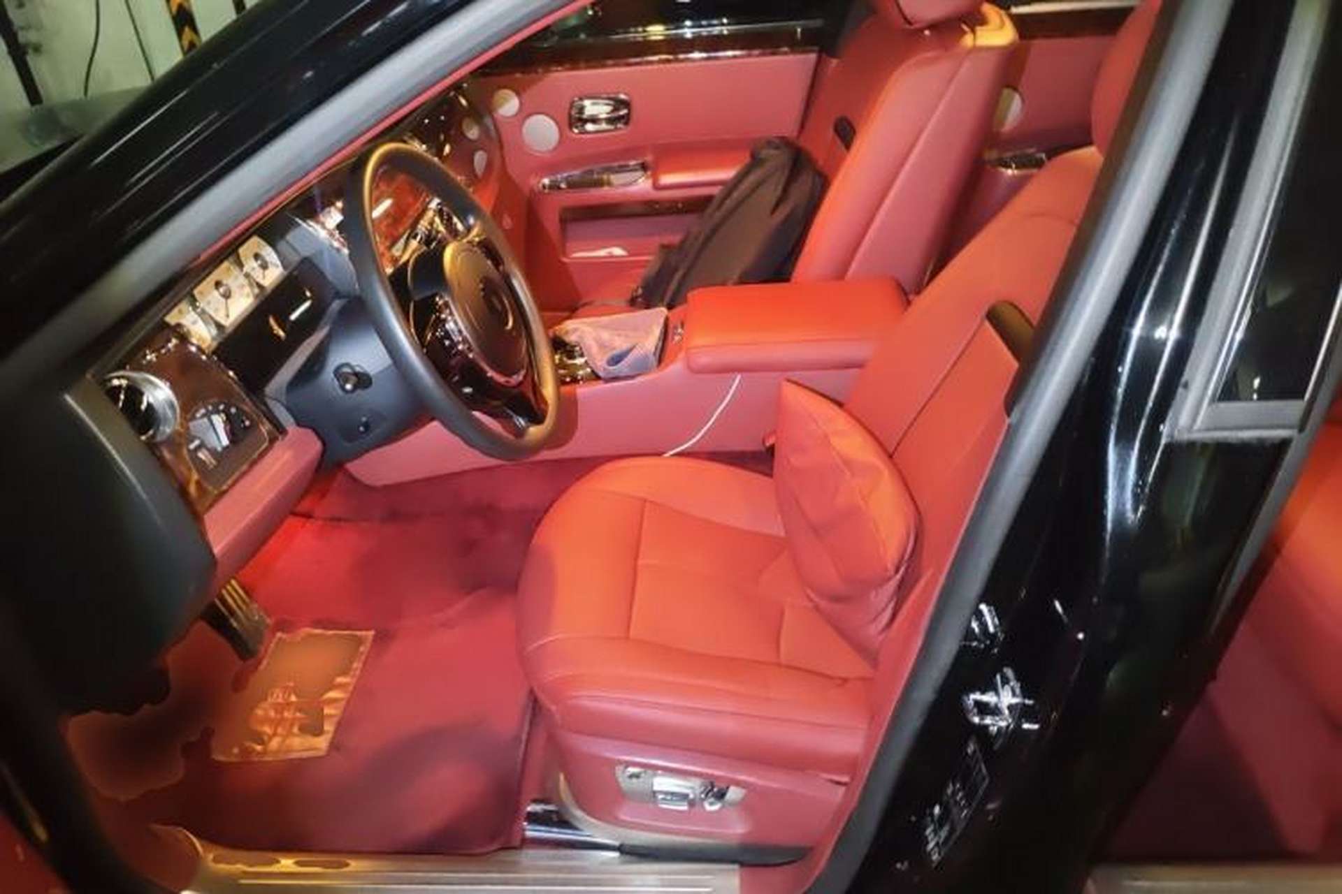 Used Rolls-Royce Ghost 2010 6.6T Standard Edition Left Front Seat