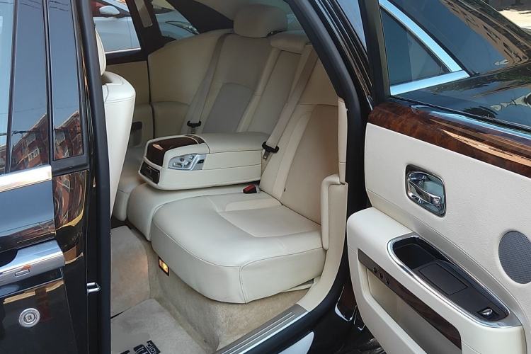 Used Rolls-Royce Ghost 2010 6.6T Standard Edition Left Rear Seat
