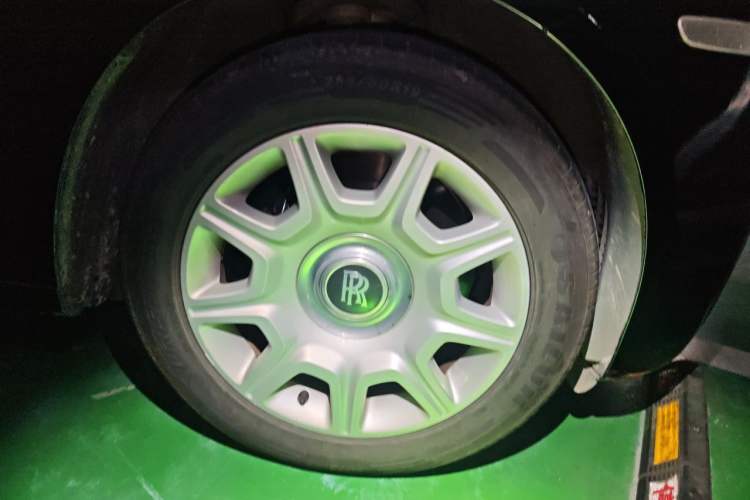 Used Rolls-Royce Ghost 2010 6.6T Standard Edition Right Front Wheel Hub