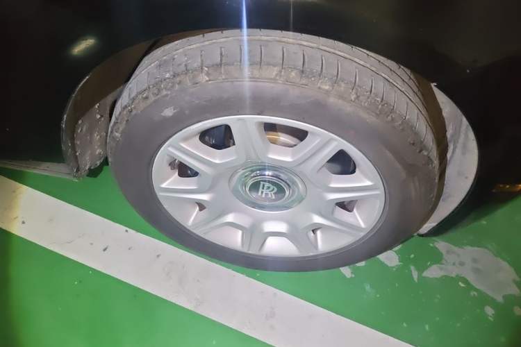 Used Rolls-Royce Ghost 2010 6.6T Standard Edition Right Front Wheel Hub