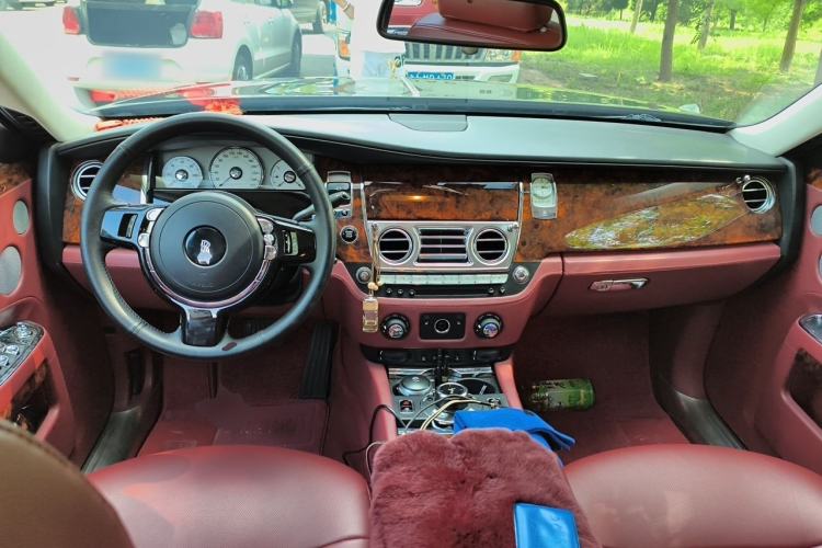 Used Rolls-Royce Ghost 2012 6.6T Extended Version Center Console