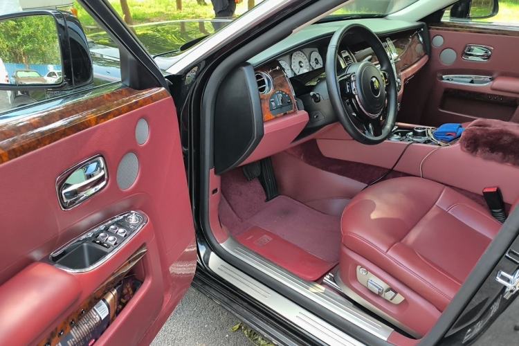 Used Rolls-Royce Ghost 2012 6.6T Extended Version Driver Seat