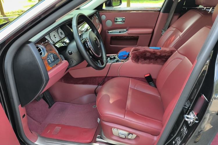 Used Rolls-Royce Ghost 2012 6.6T Extended Version Left Front Seat