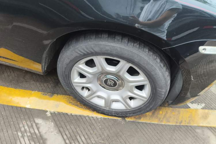 Used Rolls-Royce Ghost 2012 6.6T Extended Version Right Front Wheel Hub