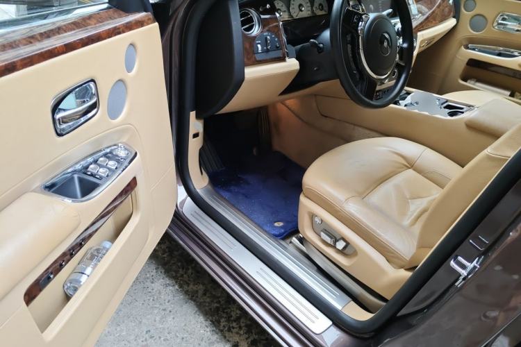 Used Rolls-Royce Ghost 2013 6.6T Art Deco Collection Edition Driver Seat