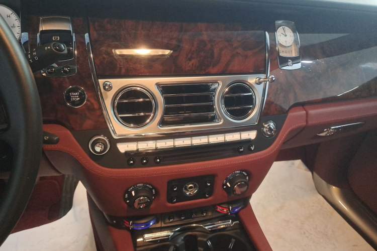 Used Rolls-Royce Ghost 2014 6.6T Extended Version Audio And AC Panel
