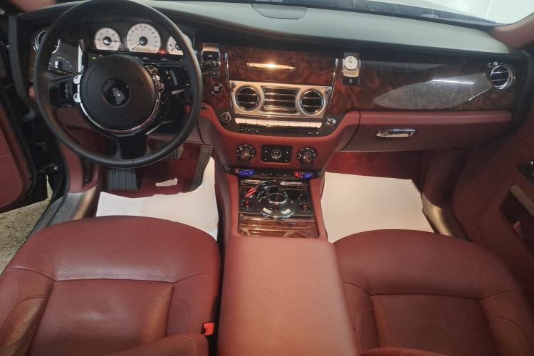Used Rolls-Royce Ghost 2014 6.6T Extended Version Center Console