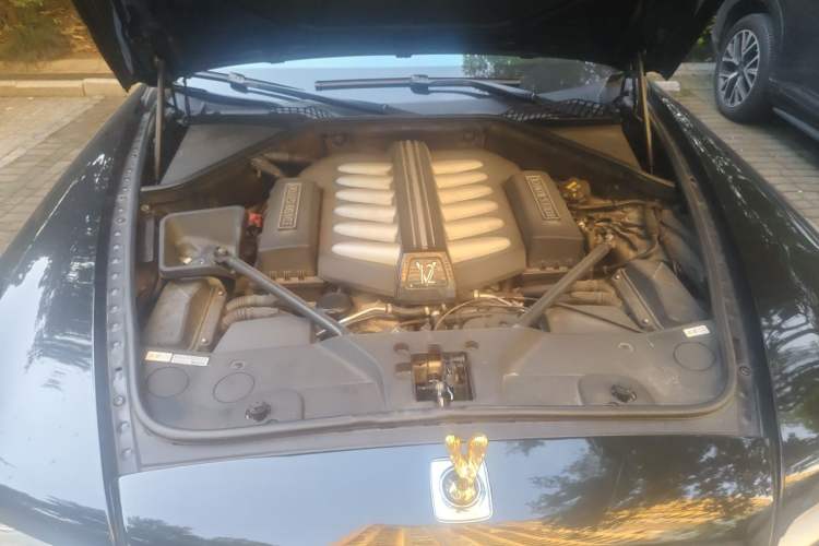 Used Rolls-Royce Ghost 2014 6.6T Extended Version Engine Bay