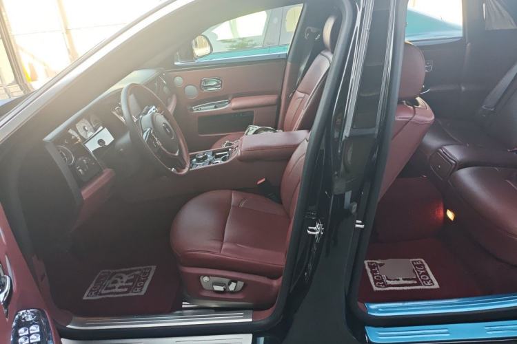 Used Rolls-Royce Ghost 2014 6.6T Extended Version Left Front Seat