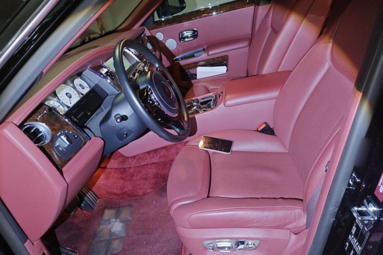 Used Rolls-Royce Ghost 2015 Series II Extended Version Left Front Seat