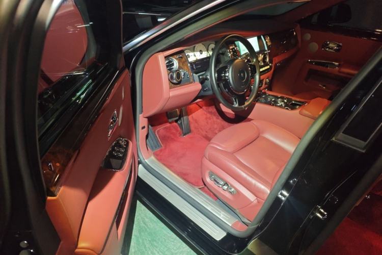Used Rolls-Royce Ghost 2016 6.6T Eternal Love Collector's Edition Driver Seat