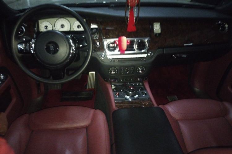 Used Rolls-Royce Ghost  Center Console